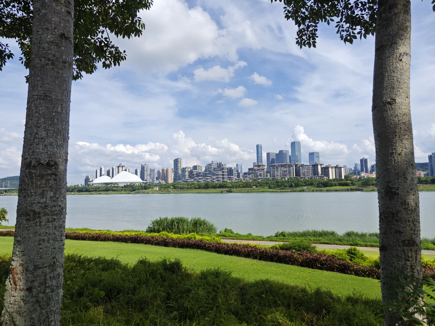 还是最喜欢南宁邕江的这一段江景，安静舒适