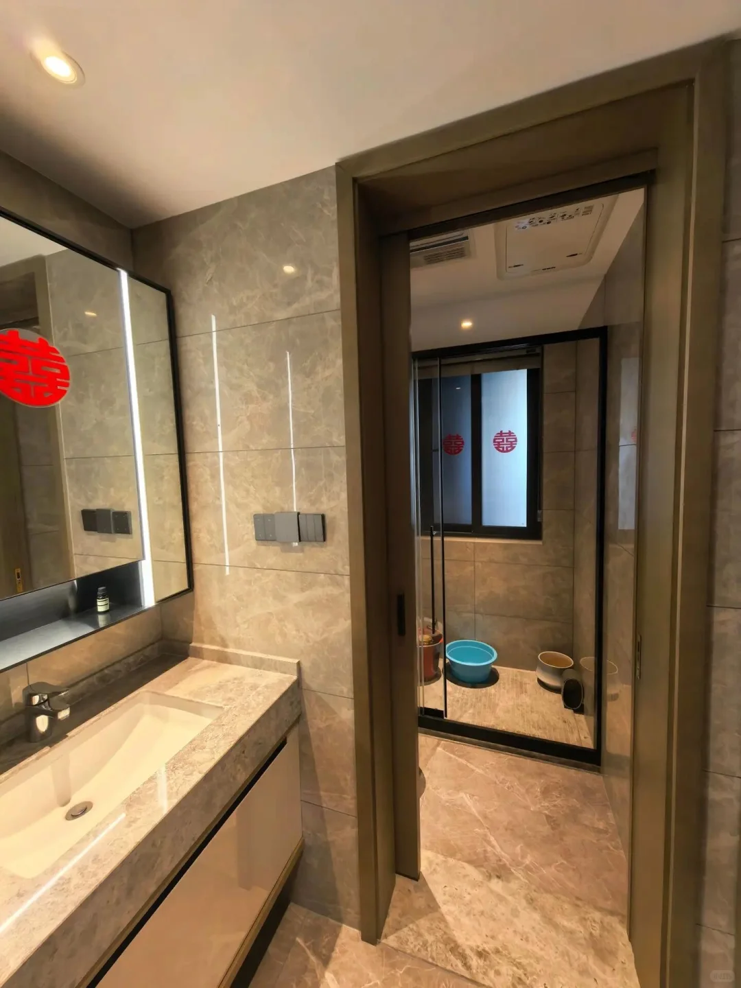 南宁五象万象汇98平3房，总价72万，书包房