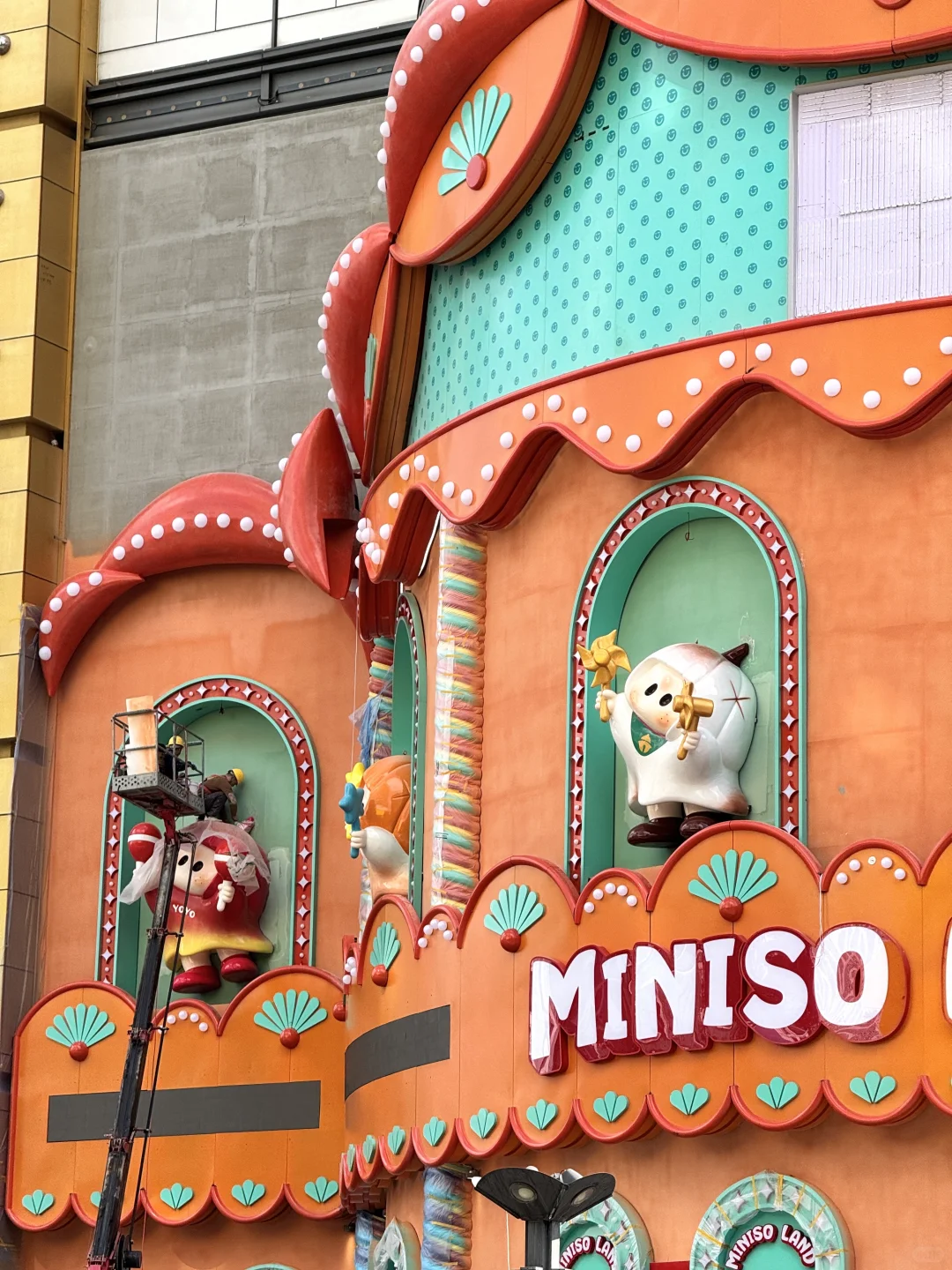 今天南宁市中心这里太可怕了………全是人……