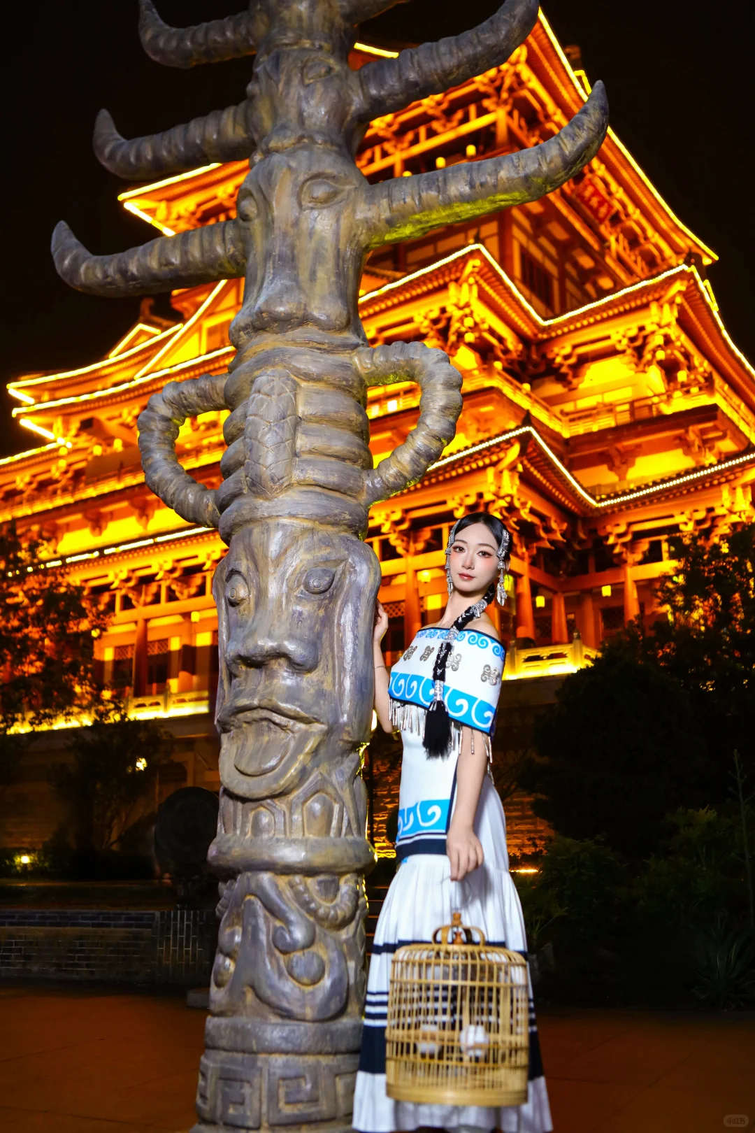 在柳州窑埠古镇拍到了超美的青花瓷彝族