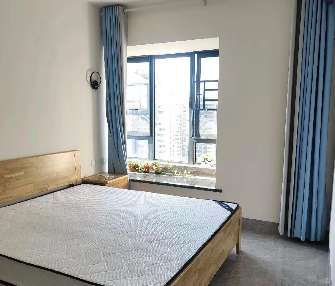 柳州万象城附近静兰湾电梯精装修三房出租