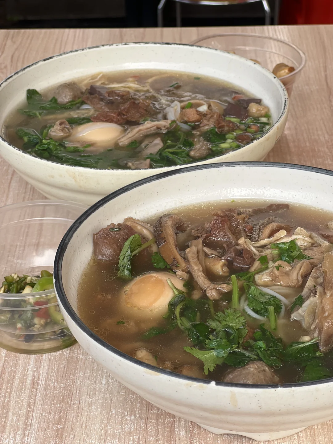 寻味南宁｜一家小料超级多的牛肉粉店