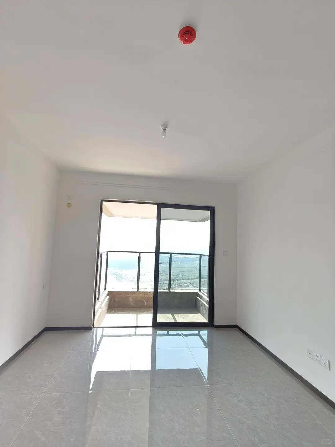 荣和五象院子80平精装3房，总价48万，现房