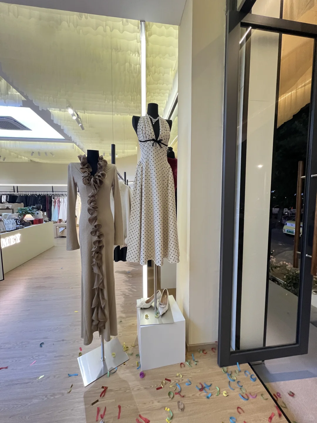 柳州万达新开的女装店，美到我心坎里了✨