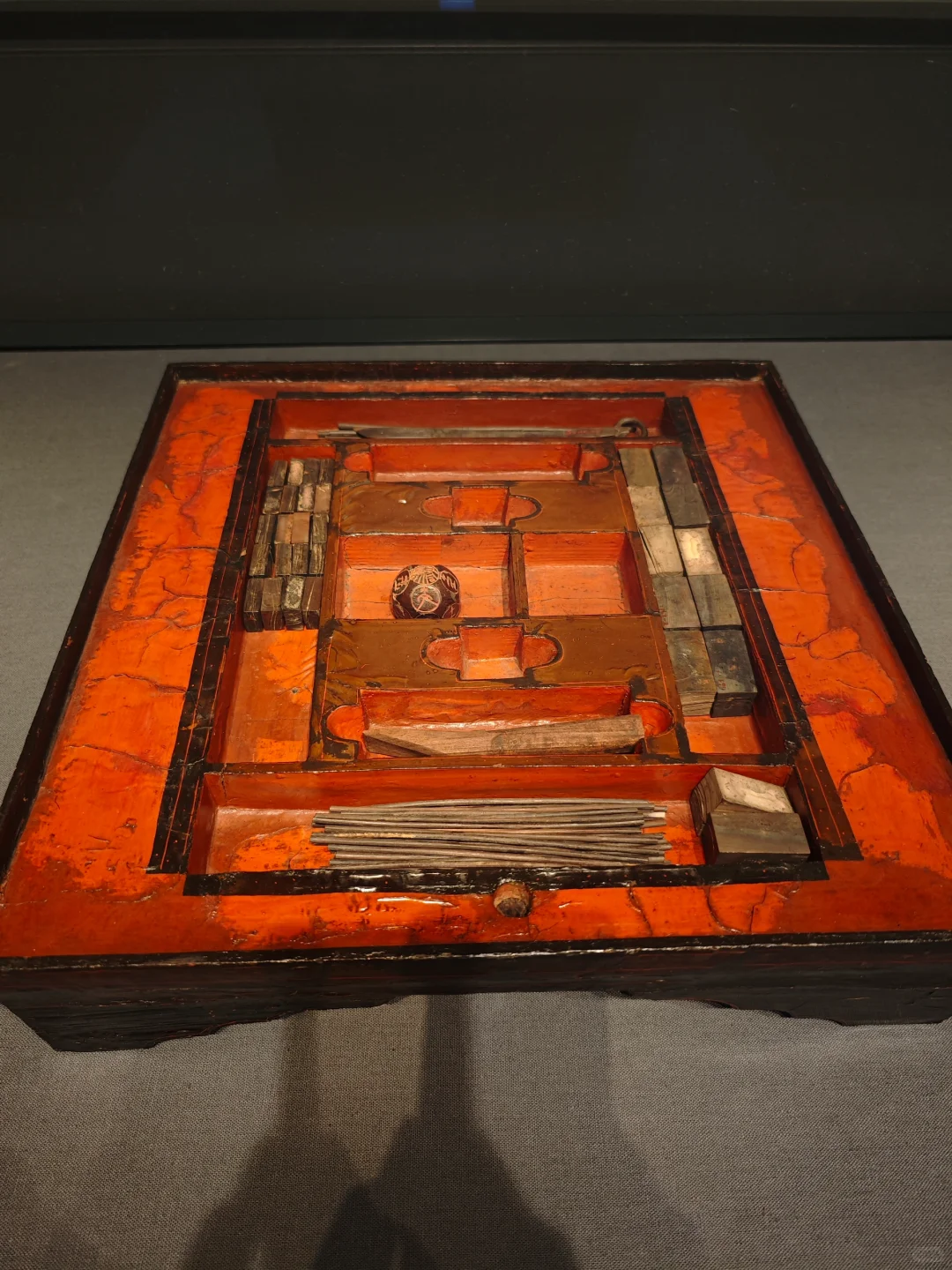 忍着恐惧还是去看了一眼辛追夫人‼️㊙️