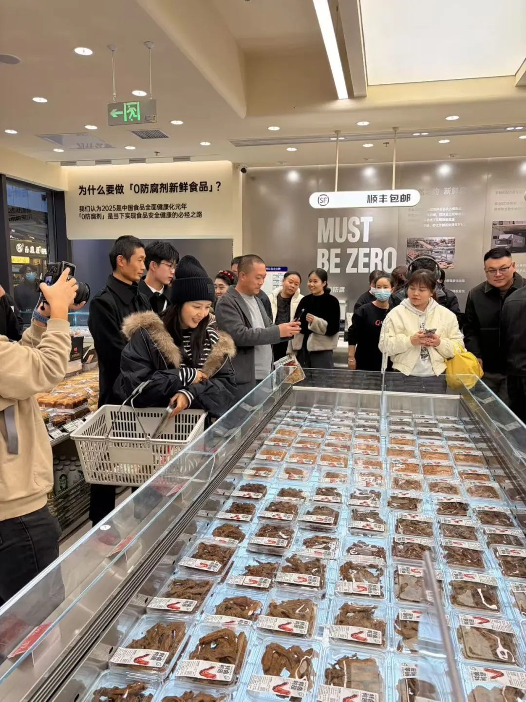 长沙杉杉奥莱偶遇何洁，本人超美的👍