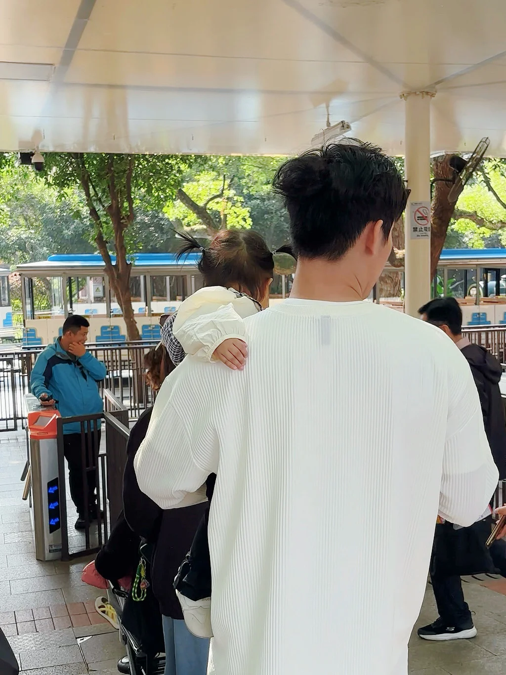 自驾游长沙橘子洲来和毛爷爷合影啦