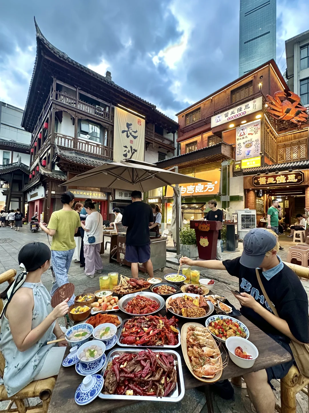 感谢何老师🥹🥹逛完橘子洲直奔的好好吃！！
