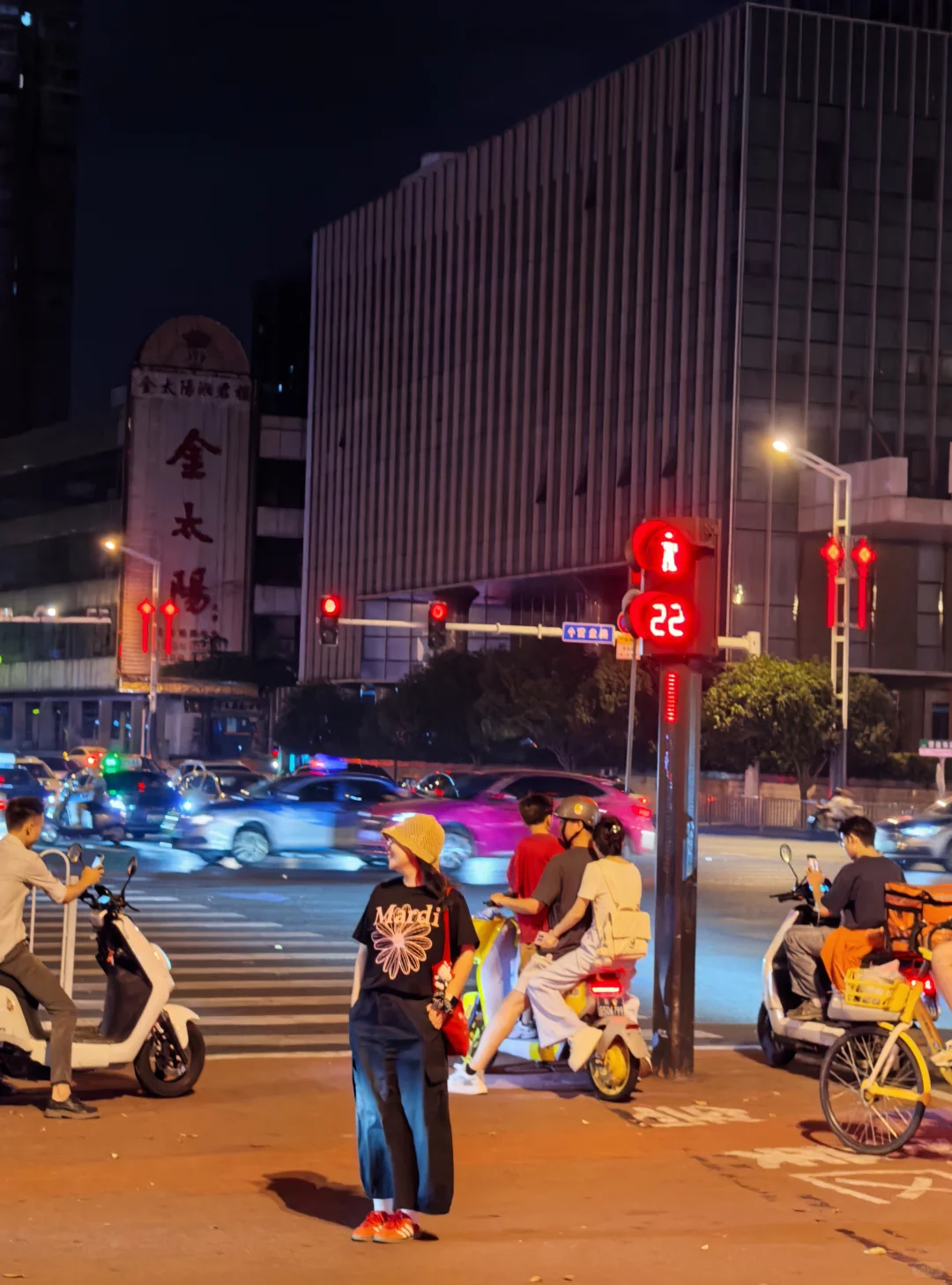 长沙大屏真的很长沙