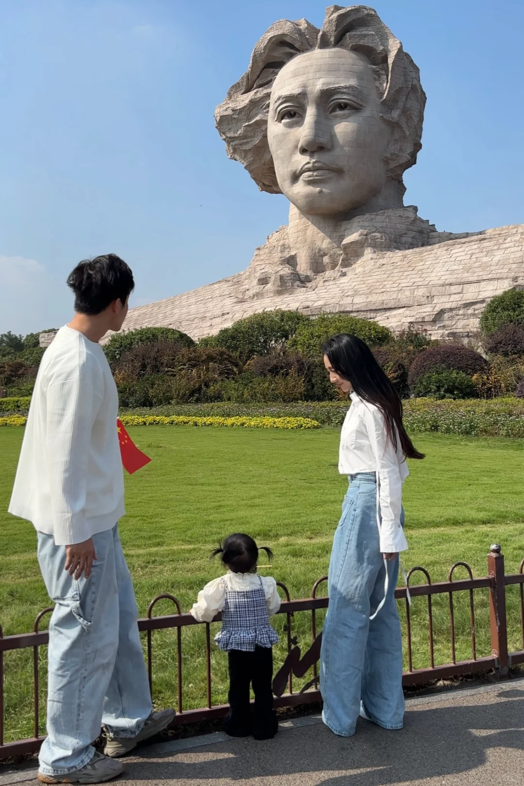 自驾游长沙橘子洲来和毛爷爷合影啦