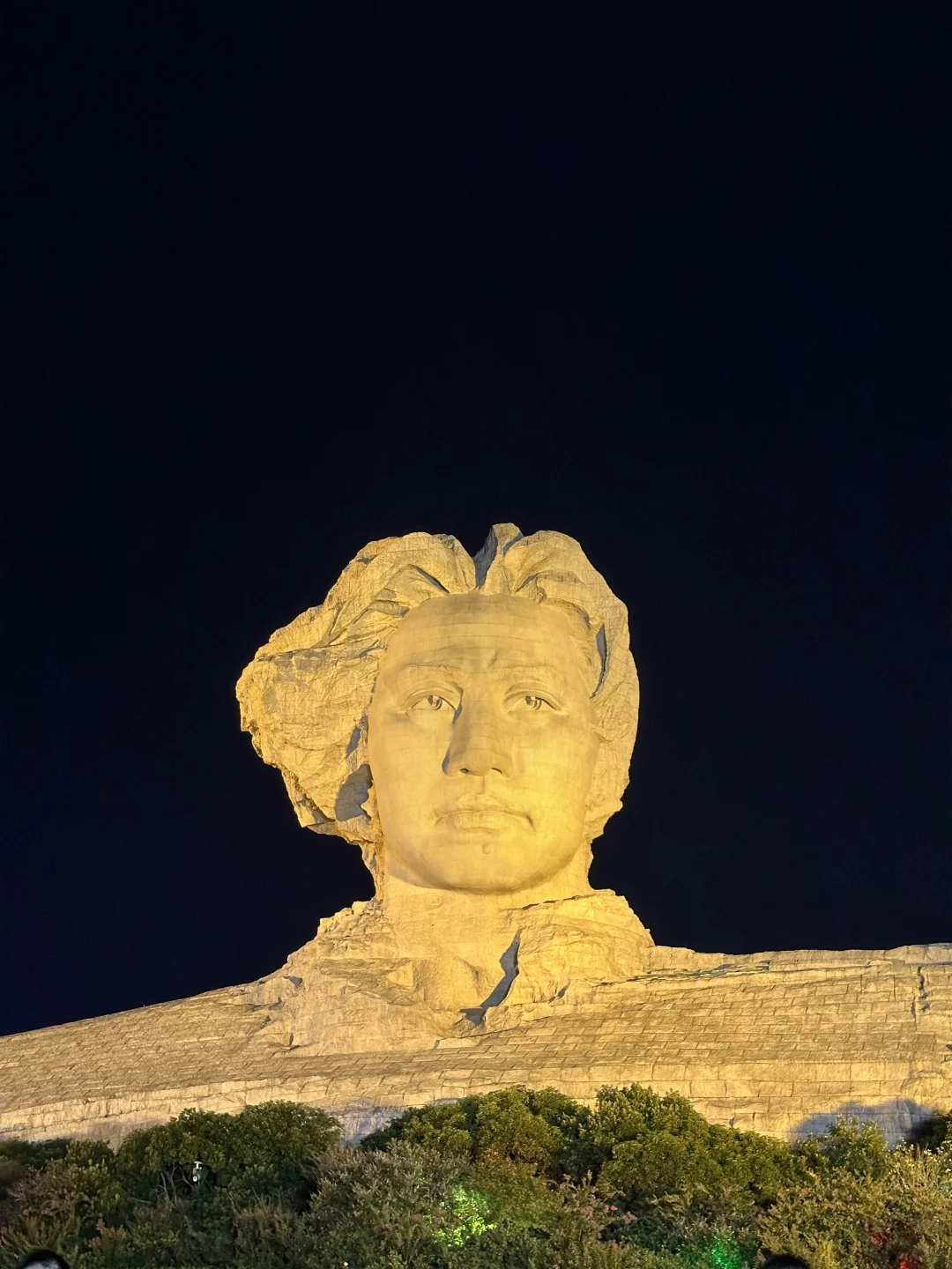 来橘子洲拍照了