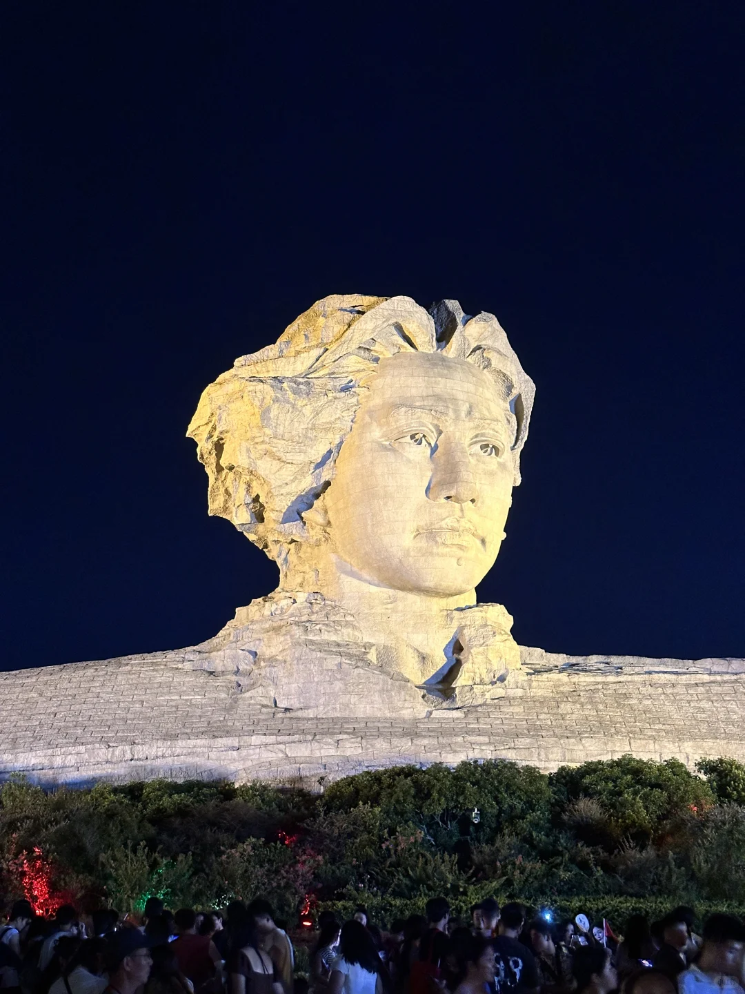 来橘子洲拍照了