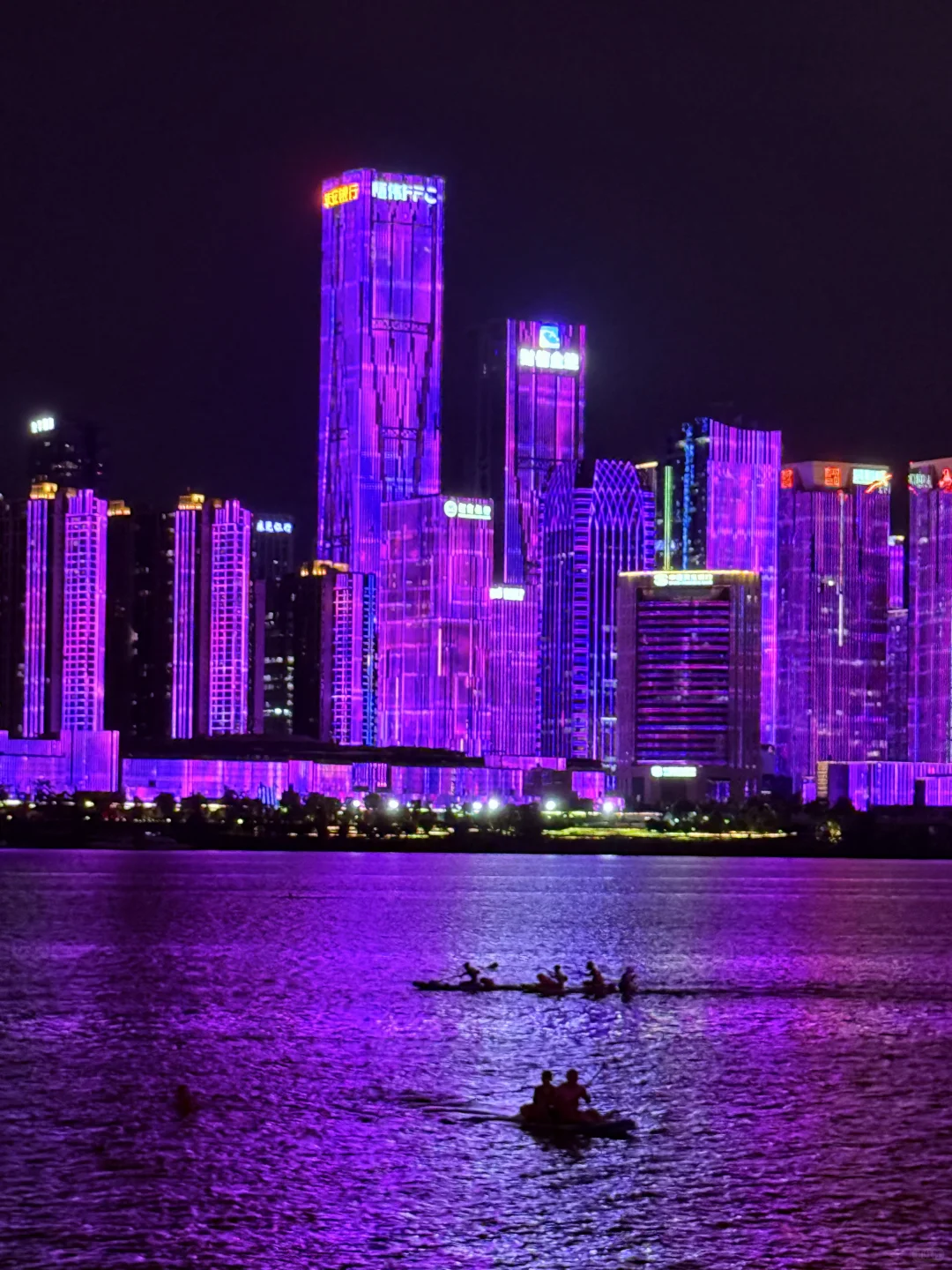 夏天去长沙，一定要去湘江边散散步🌃