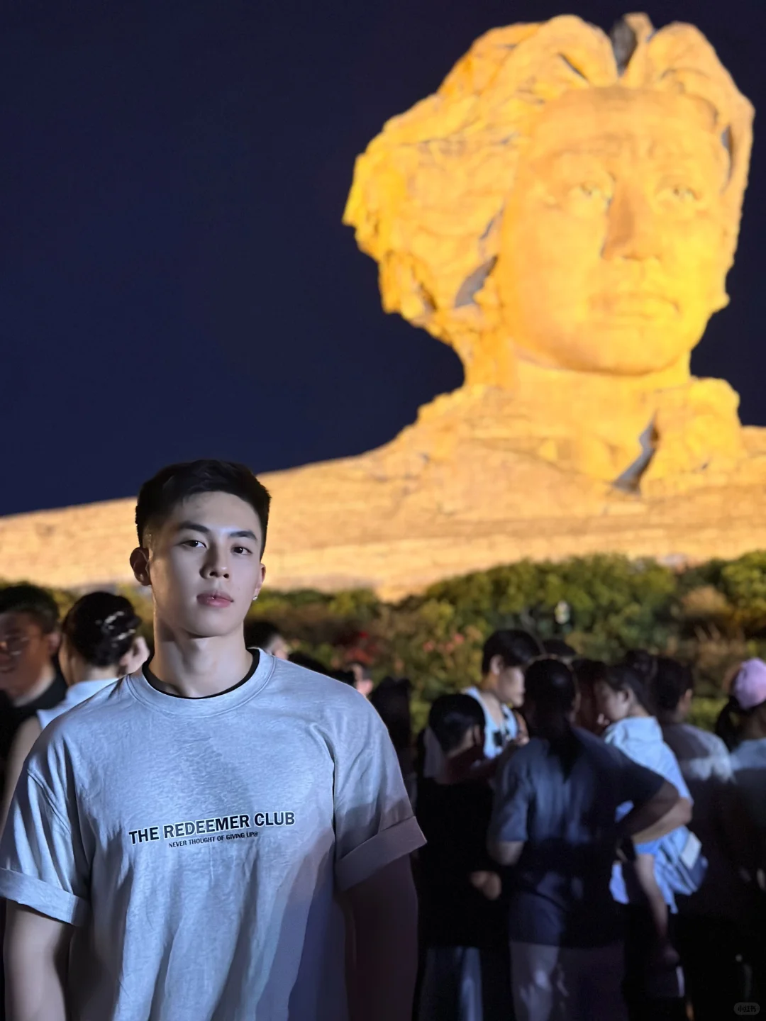 来橘子洲拍照了