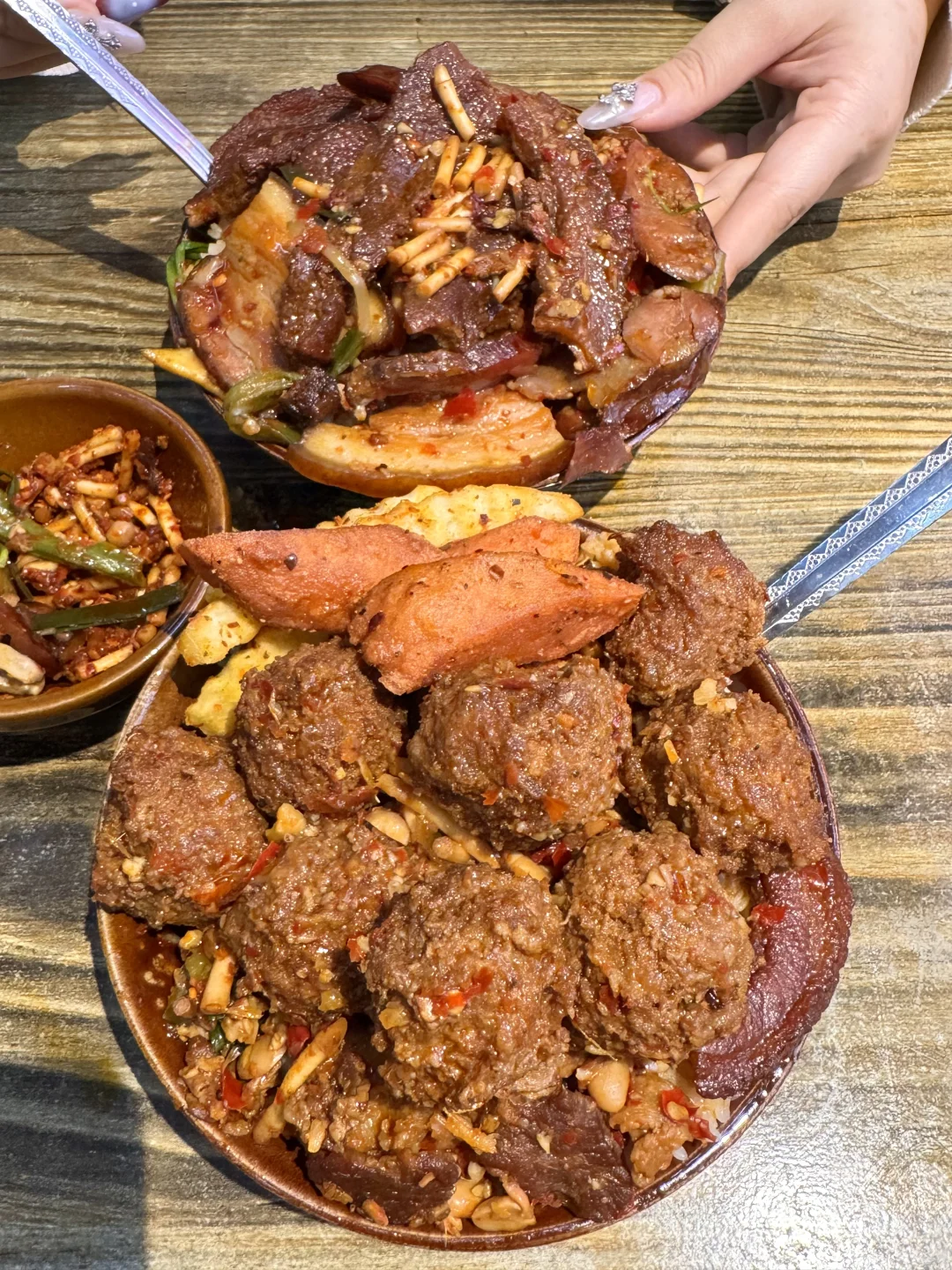 长沙真正好吃的小破店。。。（人均25r！！