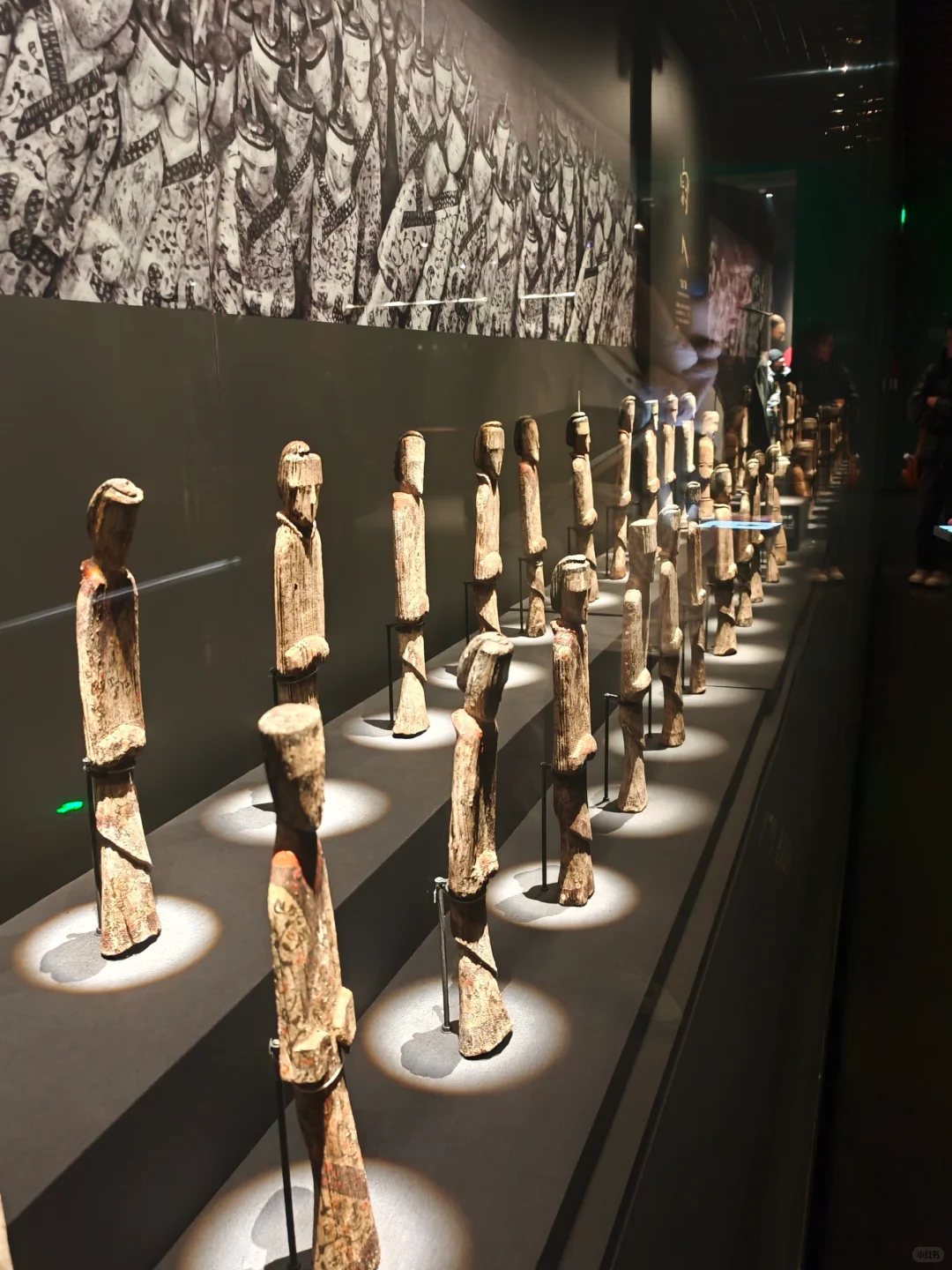 忍着恐惧还是去看了一眼辛追夫人‼️㊙️