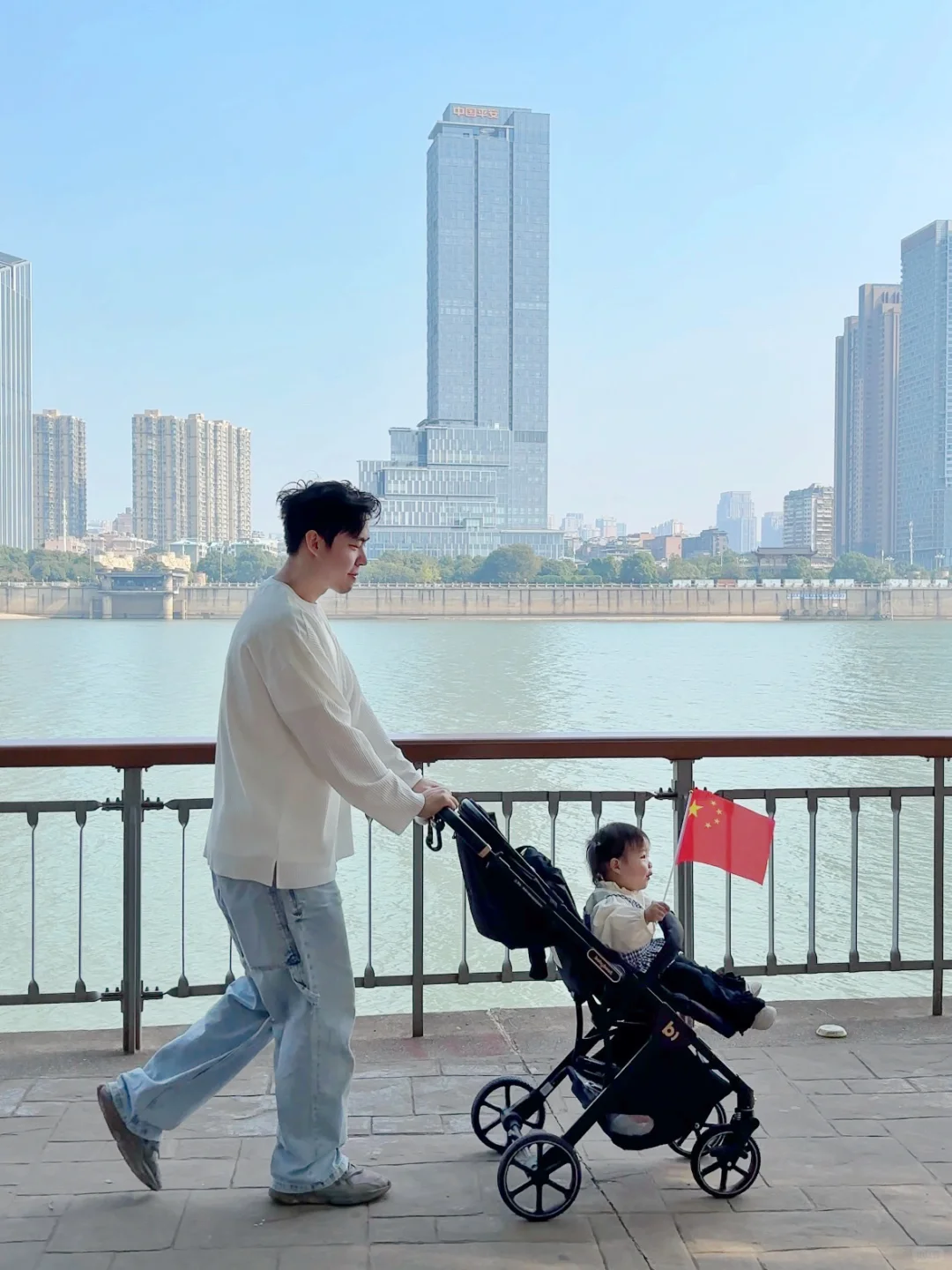 自驾游长沙橘子洲来和毛爷爷合影啦