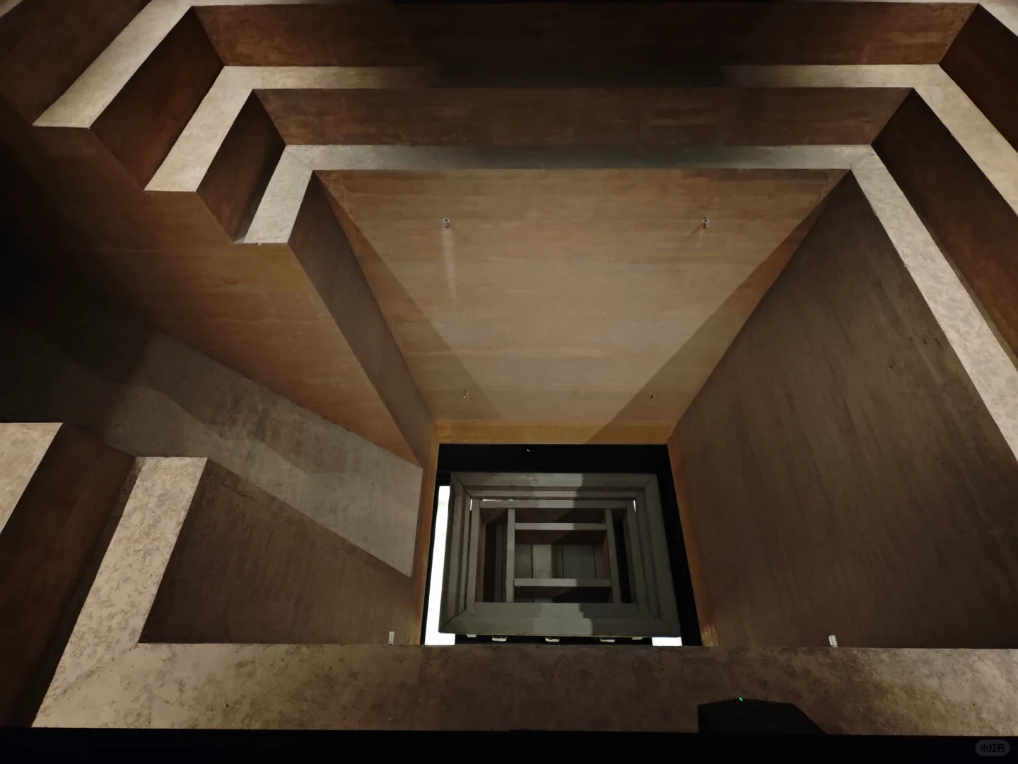 忍着恐惧还是去看了一眼辛追夫人‼️㊙️