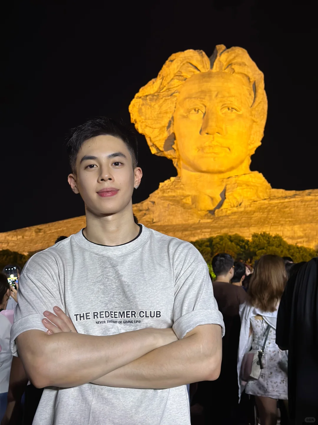 来橘子洲拍照了