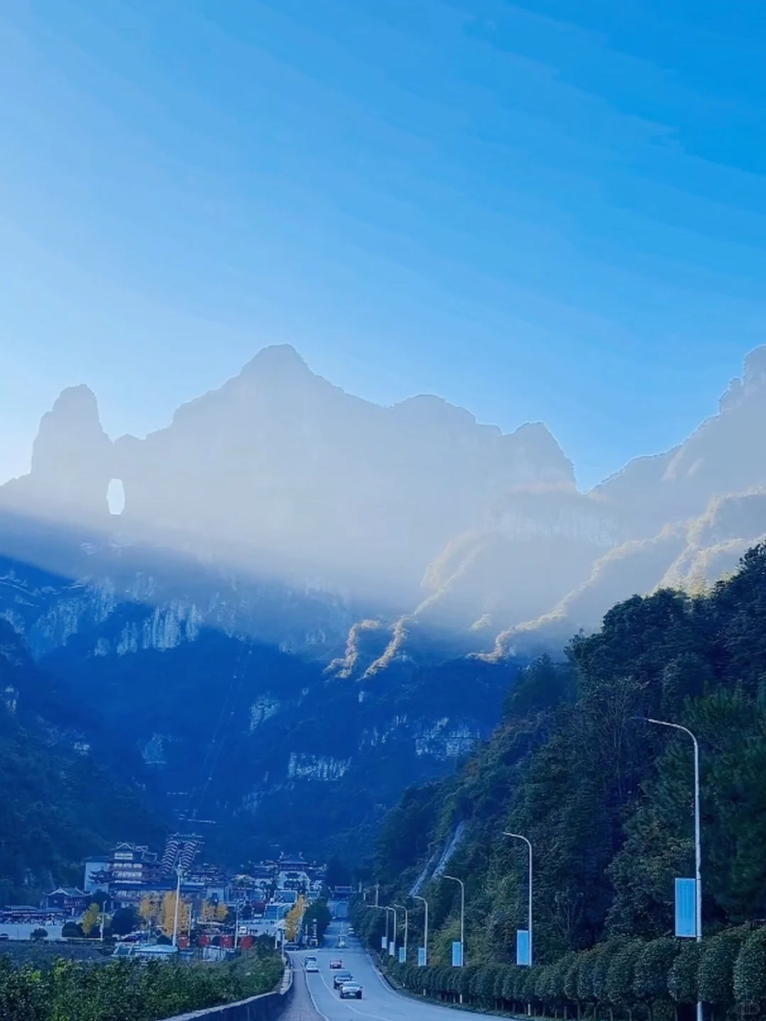 张家界天气实况☀️天门山11月26日·上午·晴