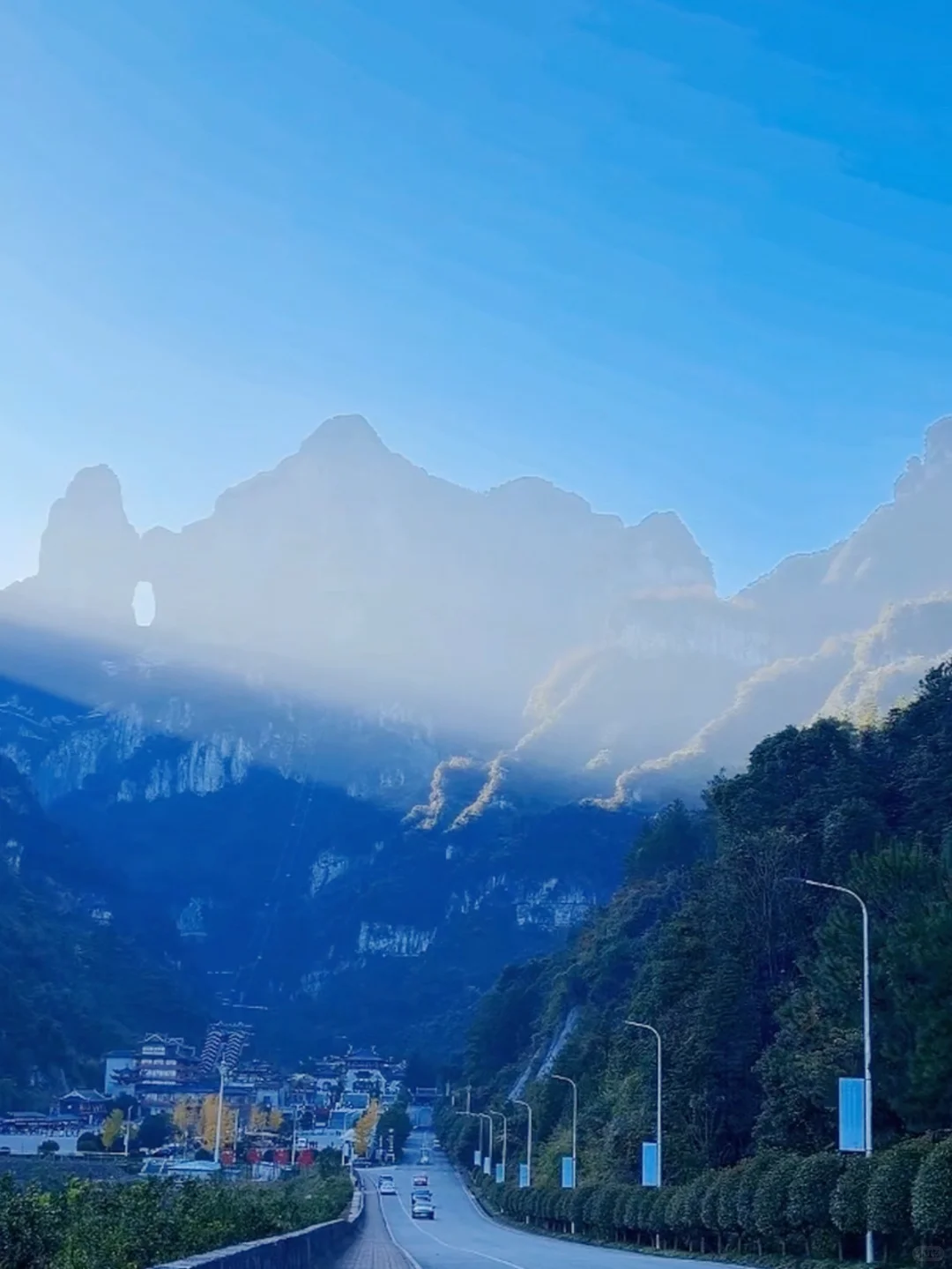 张家界天气实况☀️天门山11月26日·上午·晴