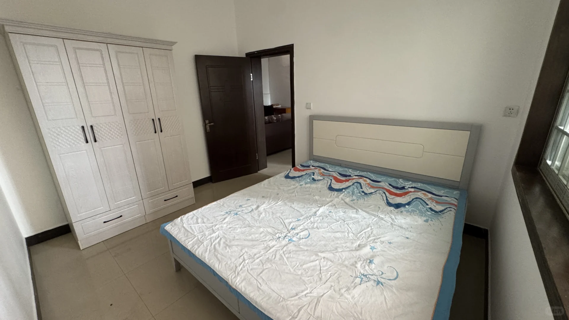 三位数就能租到的三室两厅一厨一卫一阳台