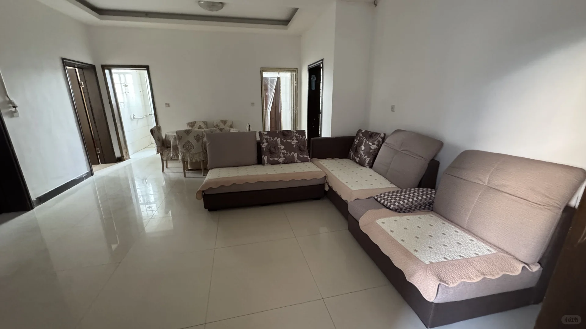 三位数就能租到的三室两厅一厨一卫一阳台