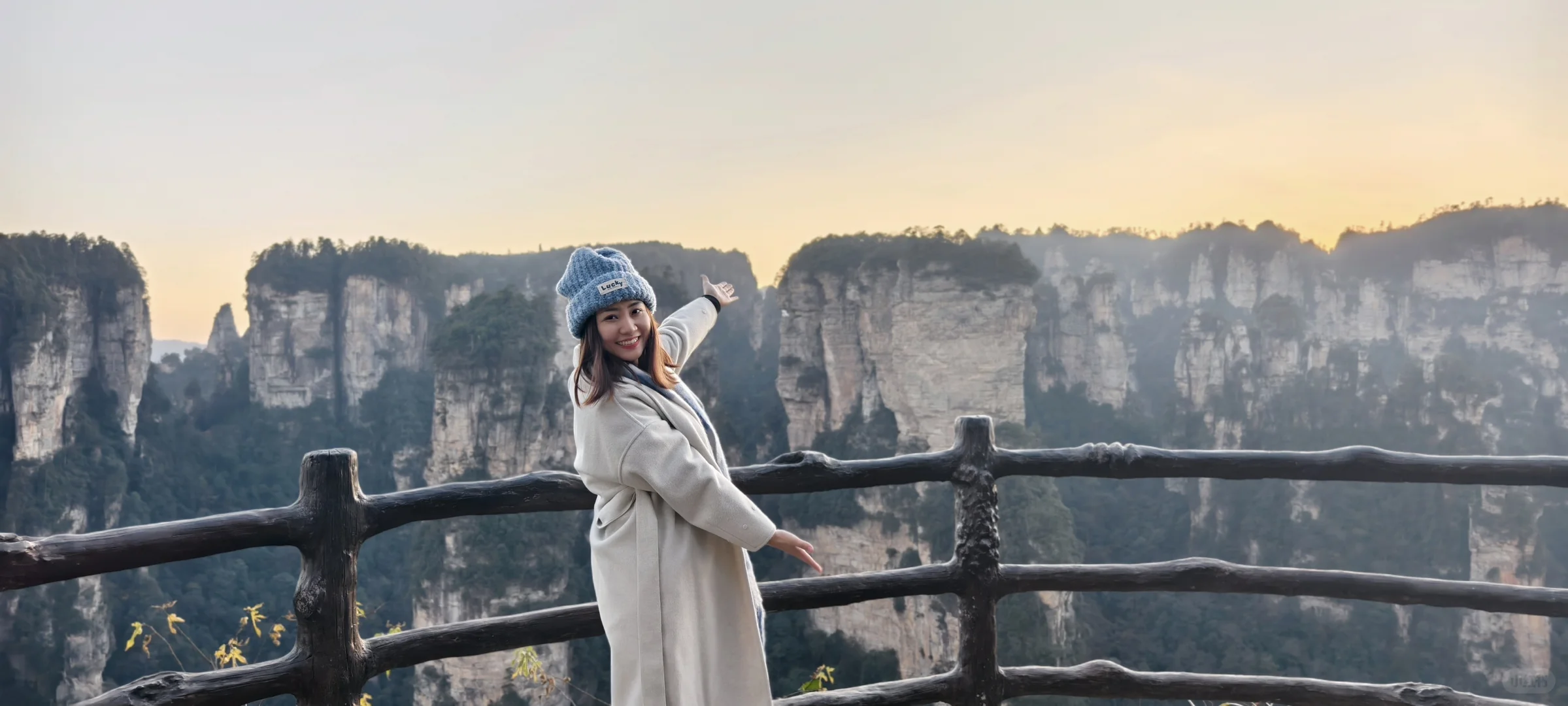 张家界森林公园游客照！是谁笑出了双下巴！