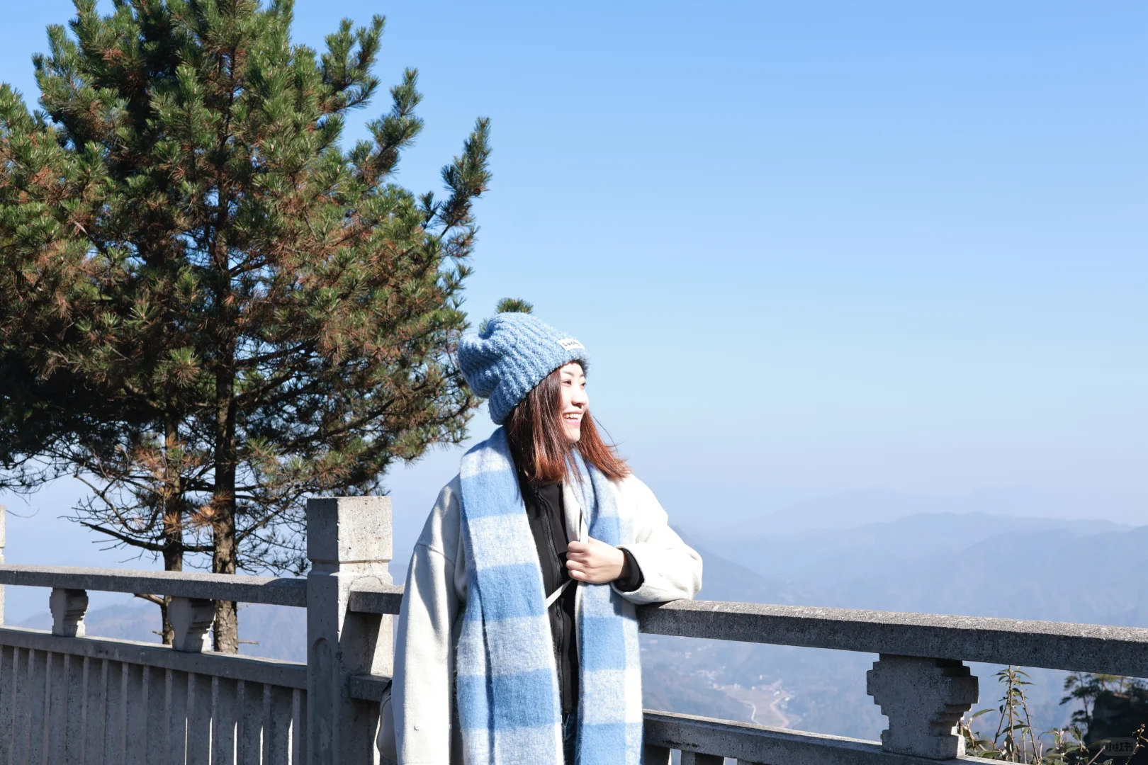 张家界森林公园游客照！是谁笑出了双下巴！