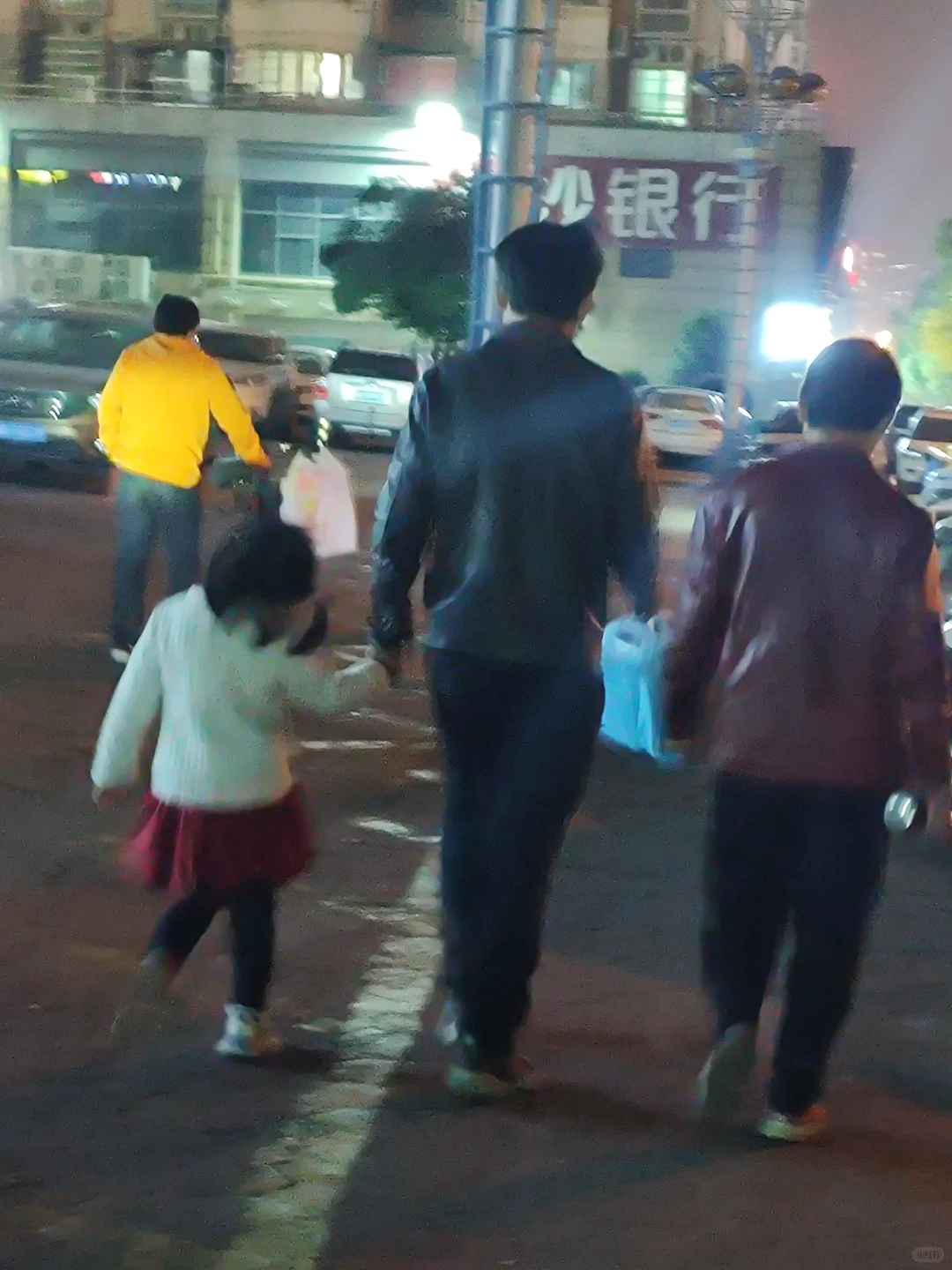 长沙每日即时天气（12.1）晚上有点冷