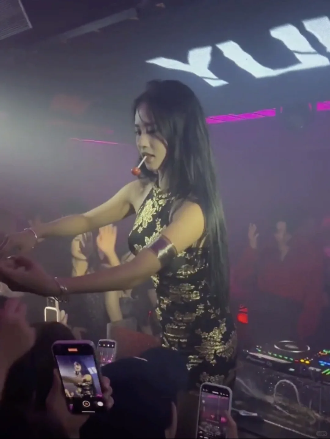 长沙。见世面了。以前觉得酒吧脏…现在…