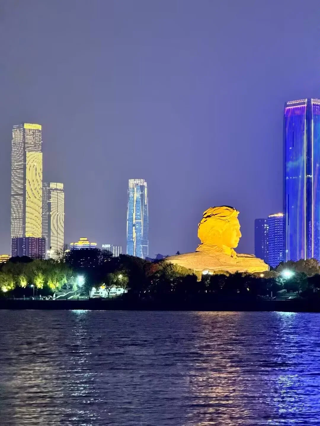 长沙，一个凌晨三点还有人散步的城市