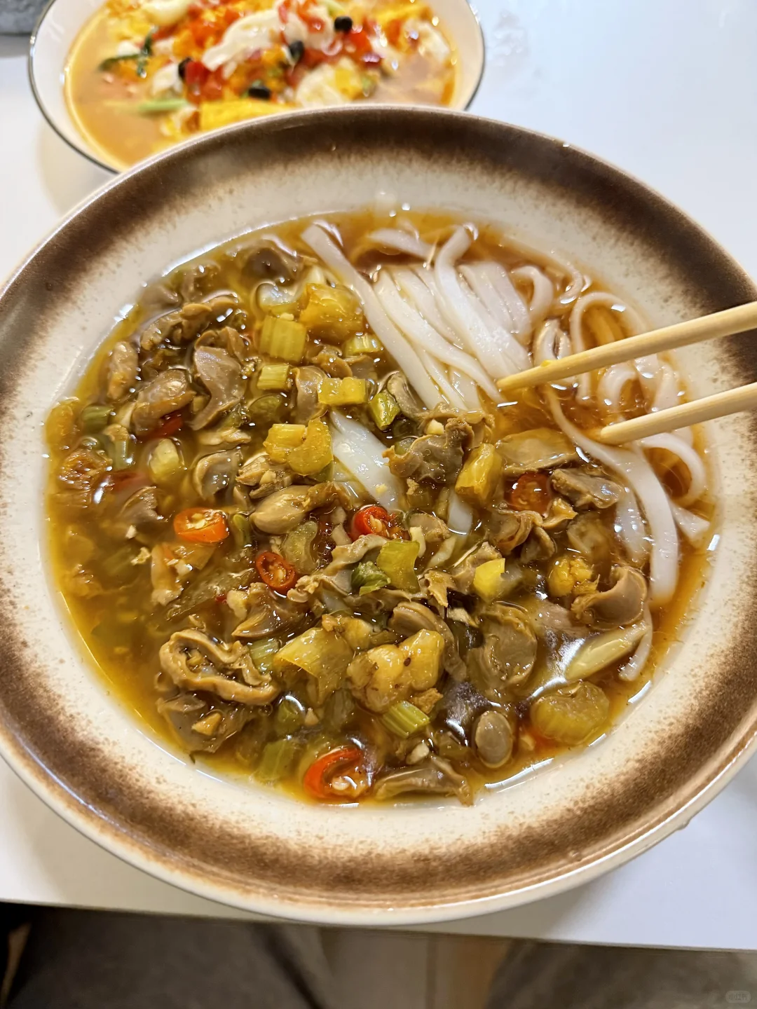 应该是上海z正宗的长沙米粉了。。