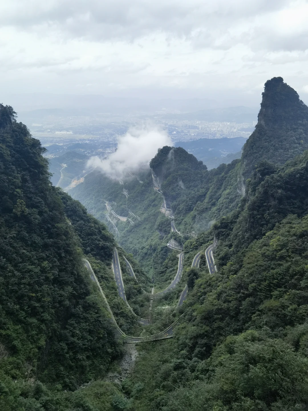 2025.10.1 下午 13:00～15:30 张家界天门山