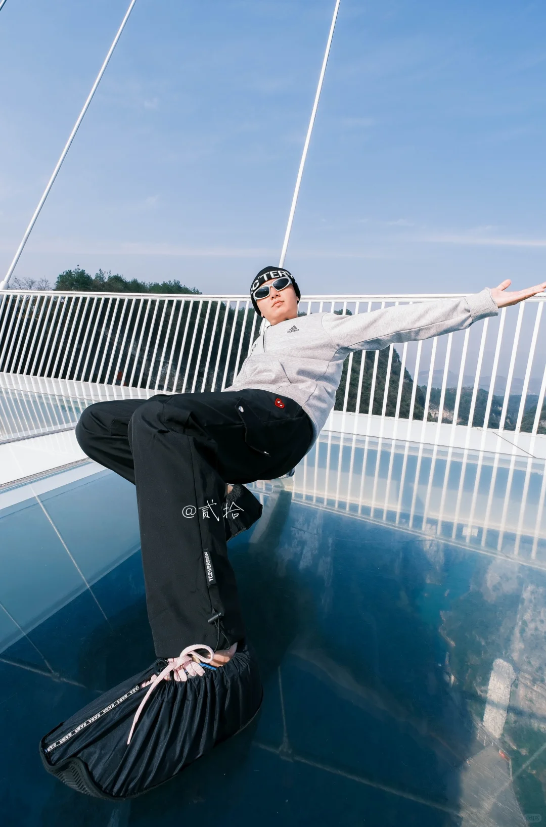 直接抄作业❗来张家界大峡谷玩，玻璃桥上这