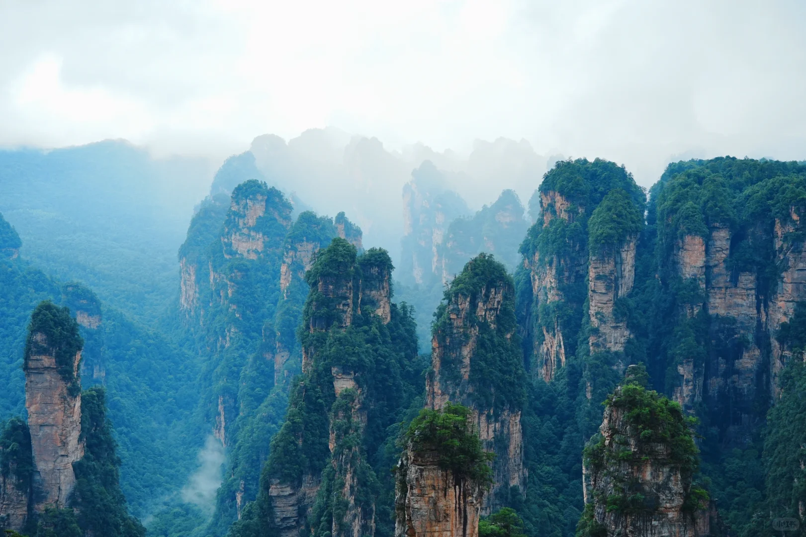 奇峰三千出云，云梦百里藏峰