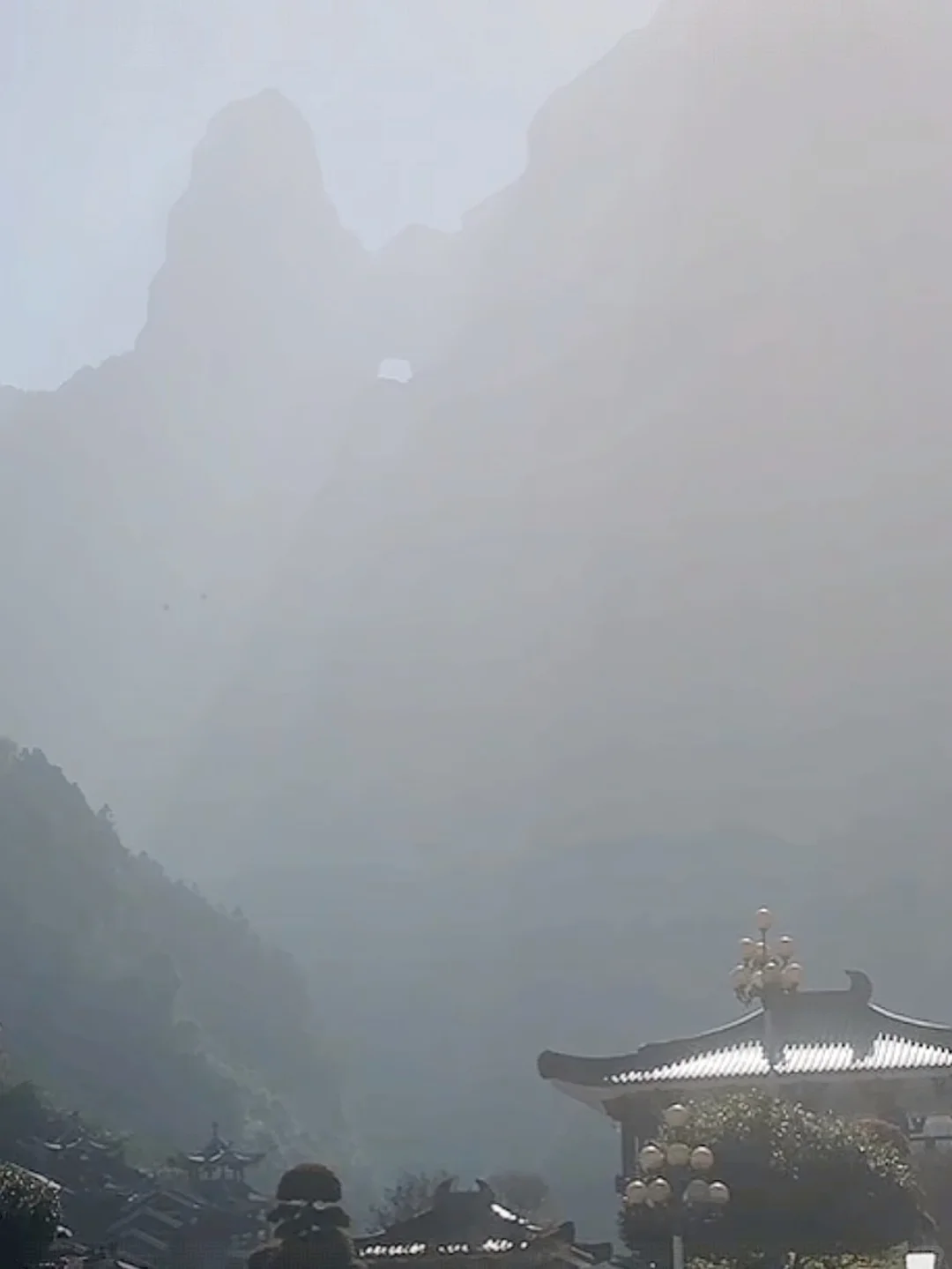 张家界天气实况☀️天门山·12月6日·上午·晴