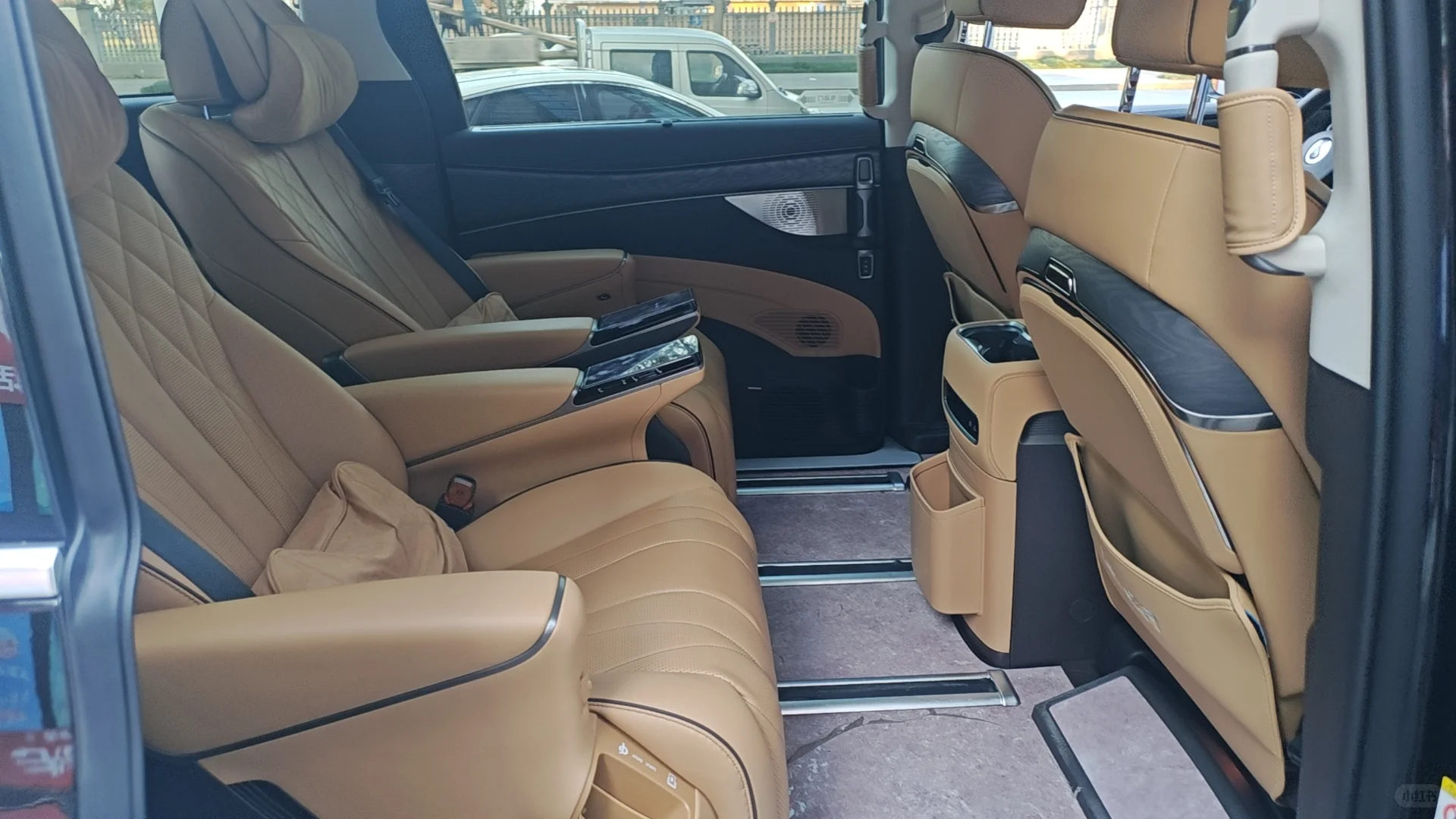 张家界最豪华的MPV