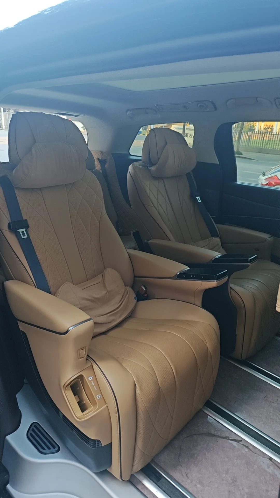 张家界最豪华的MPV