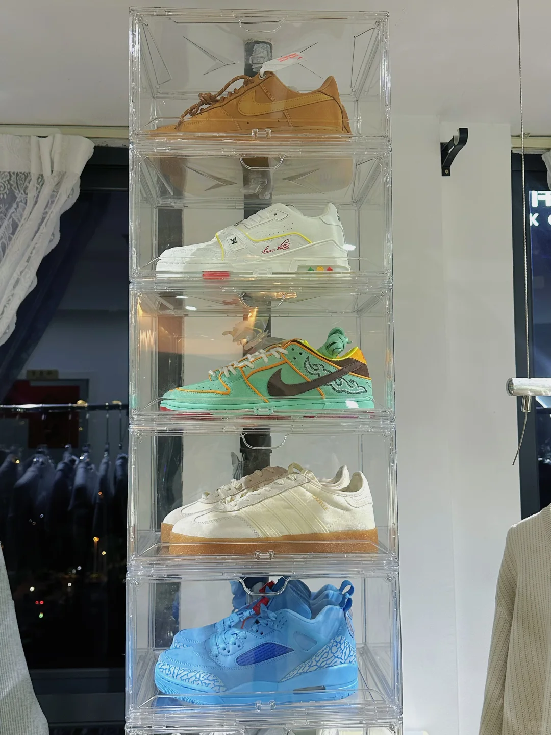 张家界无性别潮牌复刻服装店！