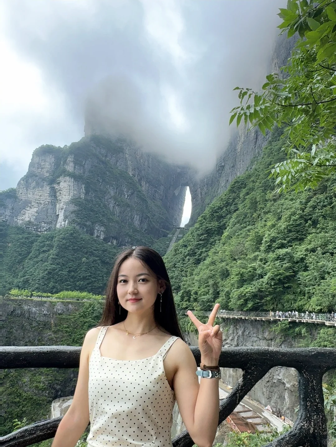 天门山后劲儿:上去一趟魂丢在999级天梯了