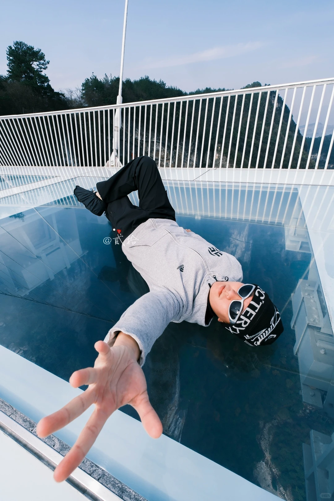 直接抄作业❗来张家界大峡谷玩，玻璃桥上这