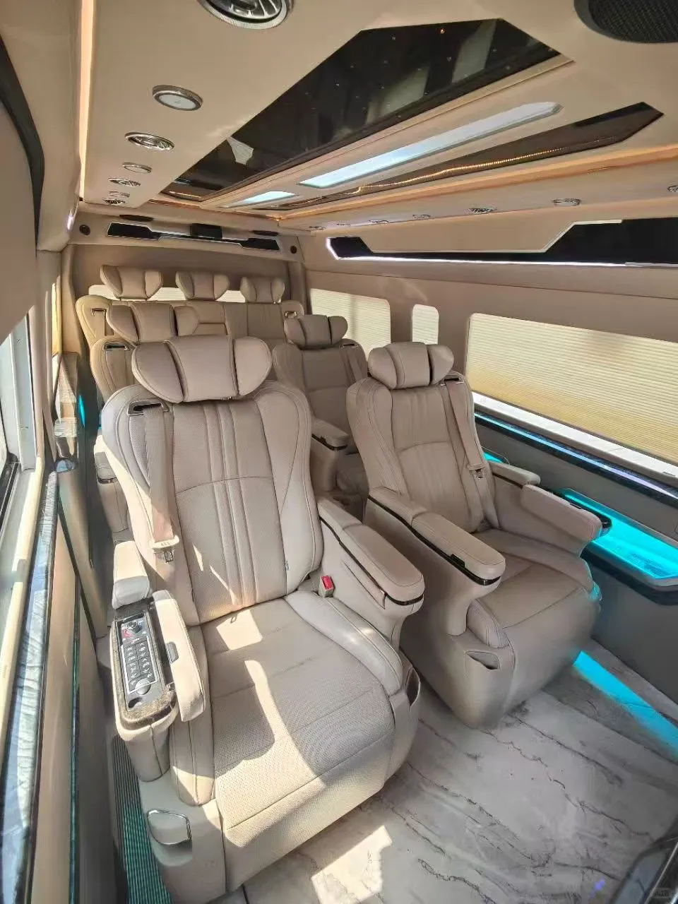 张家界最豪华的MPV