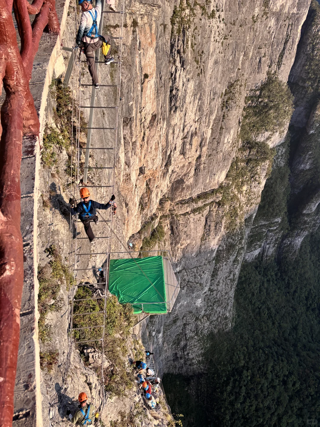 老兵陪玩之张家界｜有趣的警察小哥