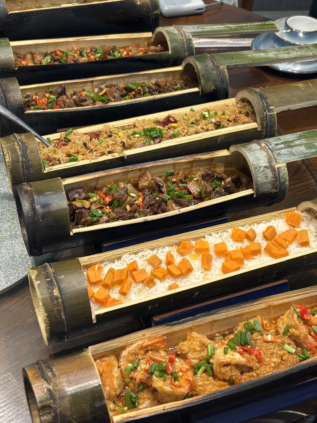 常德首家！火烧竹筒土菜馆！！