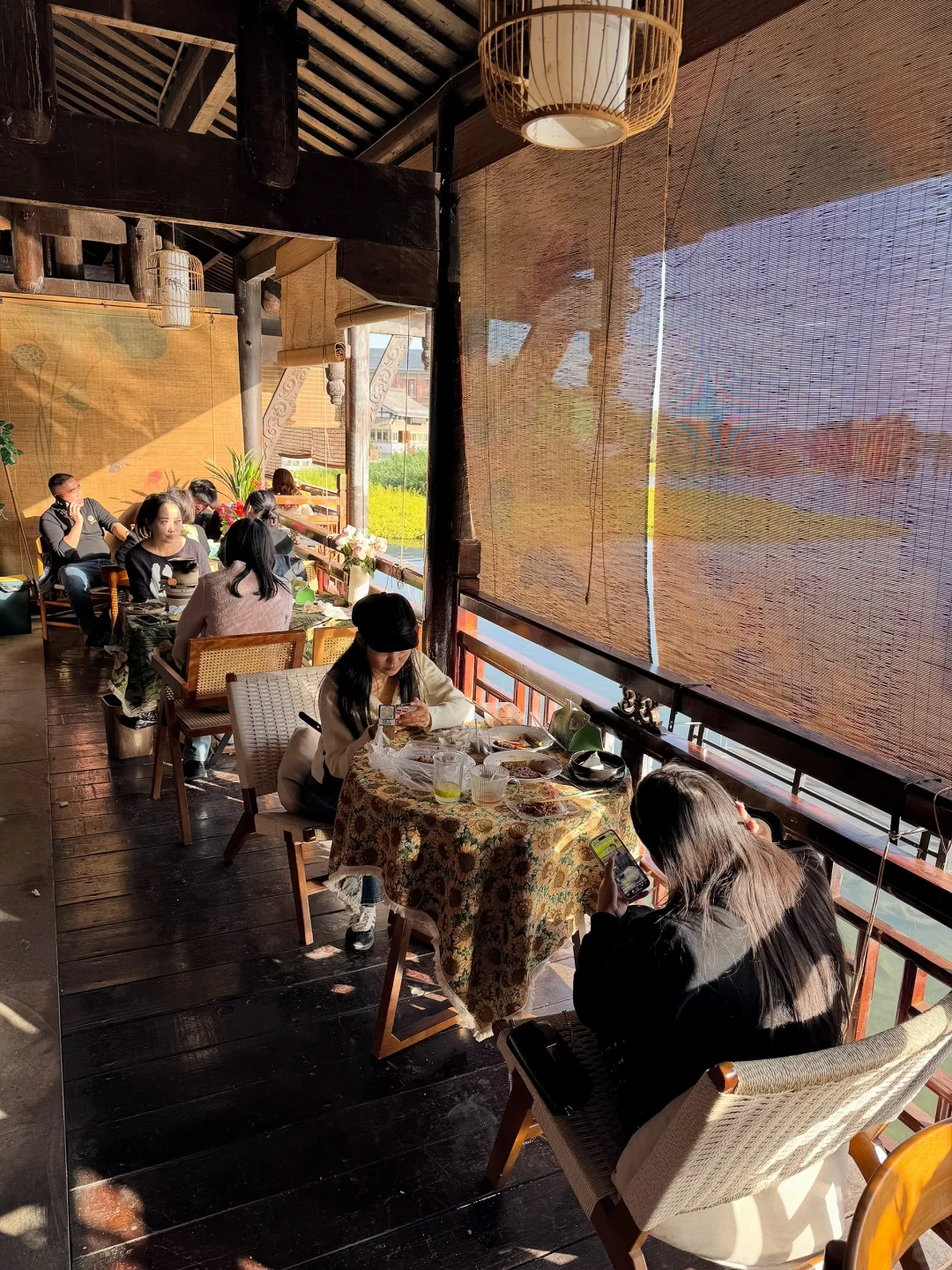 秋日必打卡！常德河街氛围感超绝的河畔阳台