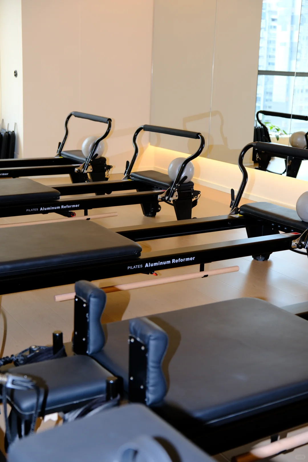 一个小镇女生在常德万达附近碎掉了