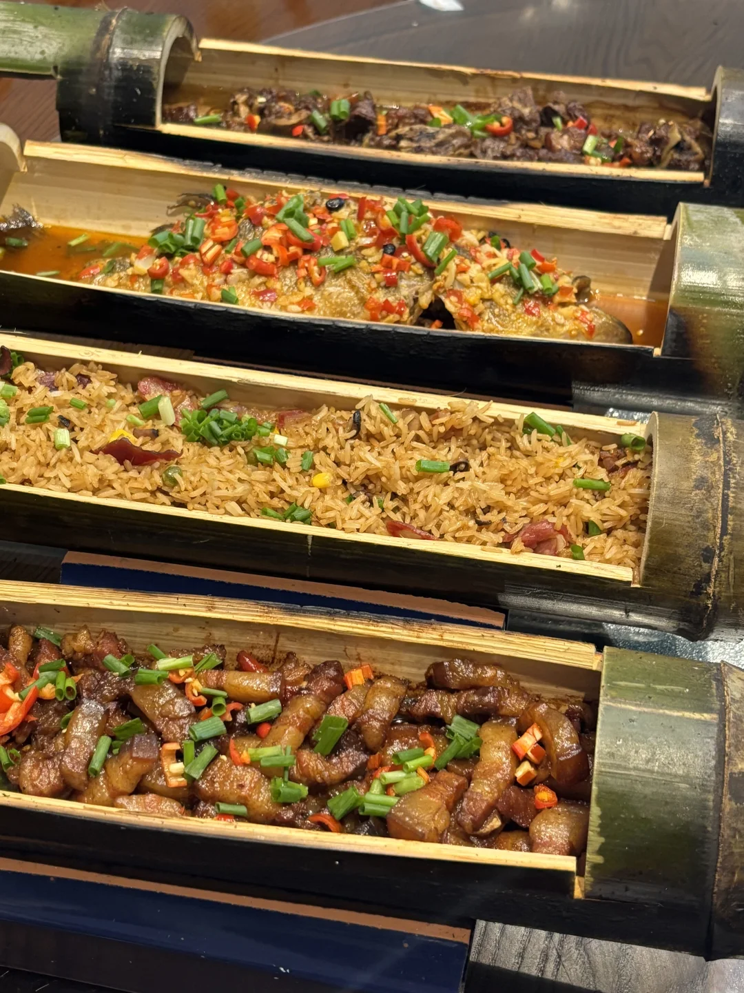 常德首家！火烧竹筒土菜馆！！