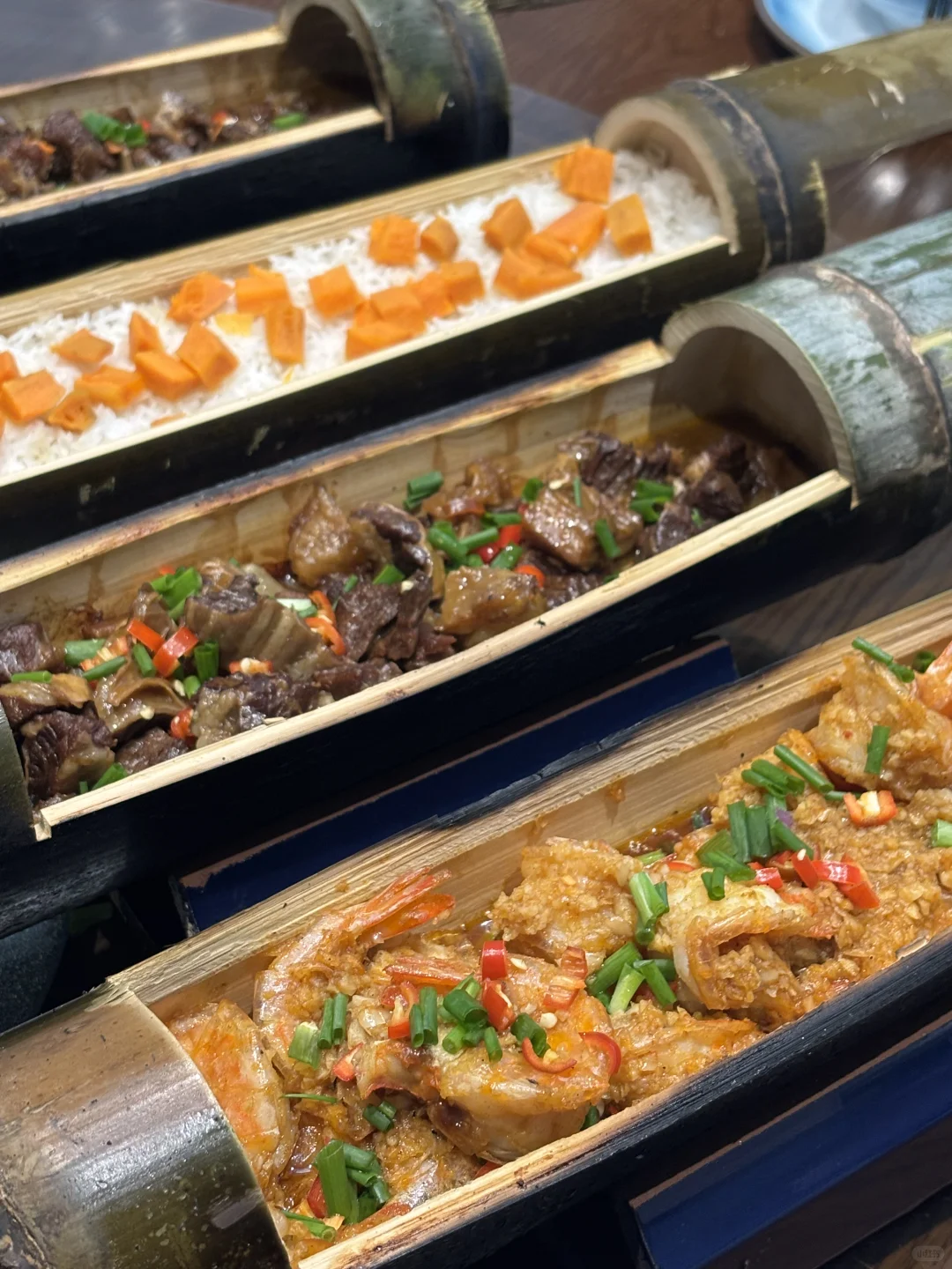 常德首家！火烧竹筒土菜馆！！