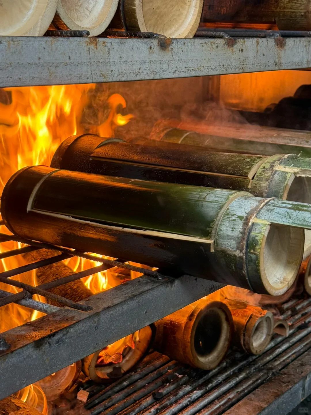 常德首家！火烧竹筒土菜馆！！